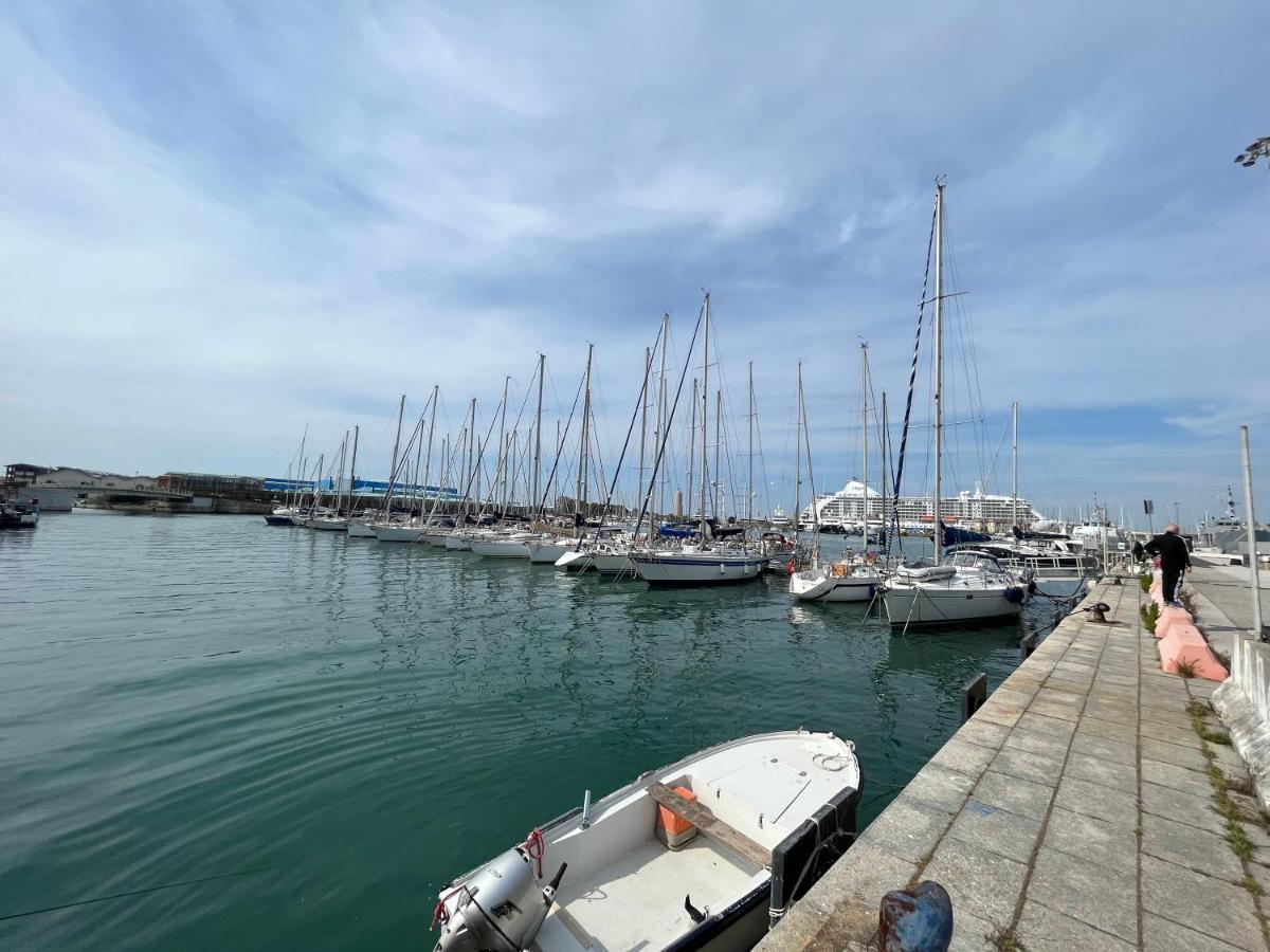 Kasia Porta Sul Mare Di Livorno Free Parking Екстер'єр фото